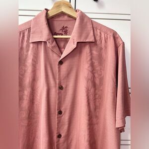 Tommy Bahama 100% silk men’s Summer Shirt size M Sleeve Button Down Hawaii
